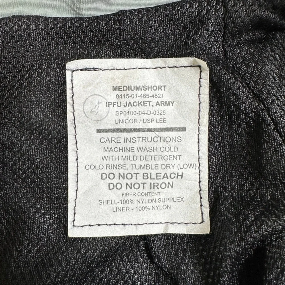US Army IPFU Jacket Medium Short Grey Nylon Reflective Training Windbreaker